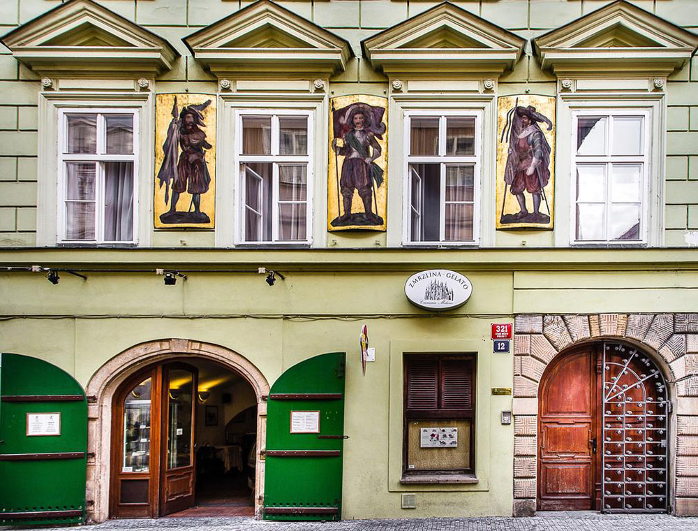 رويال روت مانسيونز